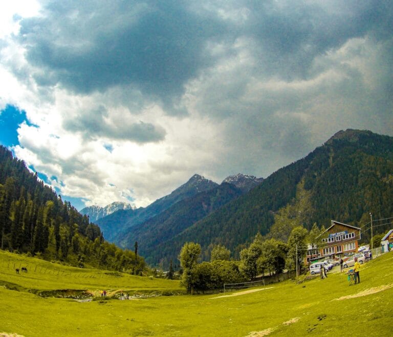 Kashmir 6 Nights 7 Days Package